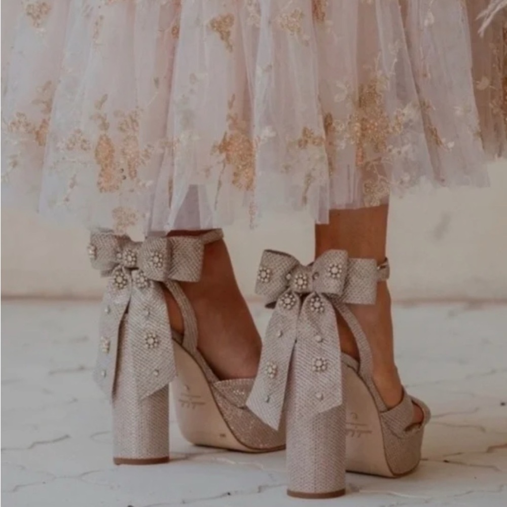 ANTONIO MELANI Beige Bow-Embellished Platform Heels